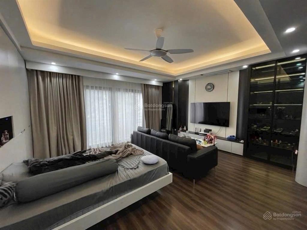 Giảm sốc 1tỷ, phố chùa láng, 42m2*5t, dân xây, 2 thoáng, ngõ thông ful nội thất, công năng đ đủ.