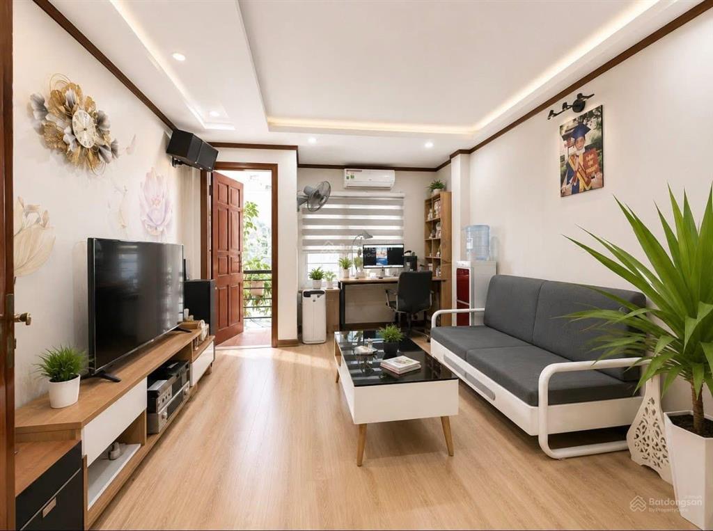 Cực hiếm! phố thái hà, 32m²*5t, dân xây, 2 thoáng gần phố, dân trí vip, full nội thất, ở cực vip.