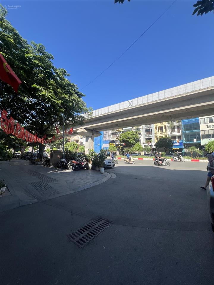 Giảm sốc 1,2 tỷ, phố thái thịnh, 32m²*5t, dân xây, 2 thoáng full nội thất, công năng đủ, ở vip.