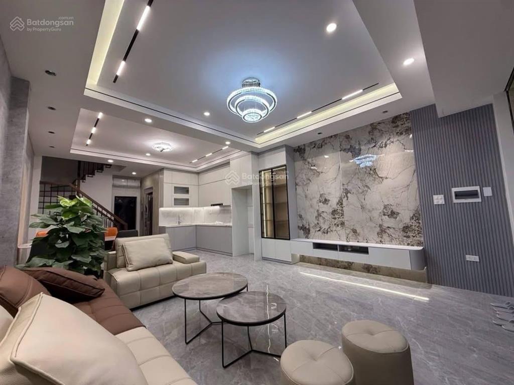 Vị trí vip! phố chùa bộc, 42m2*5t, dân xây, 2 thoáng, gần phố ngõ thông ful nội thất, ở cực vip.