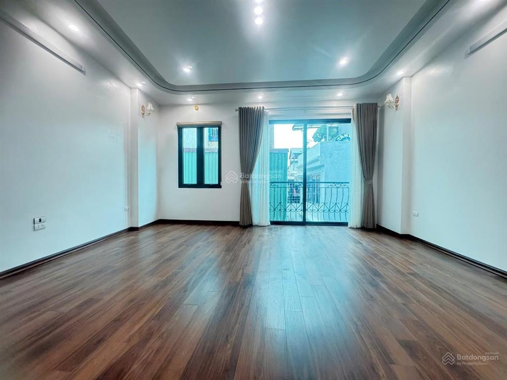 Nhà mới đẹp! phố yên lãng, 40m²*6t nội thất full, 2 thoáng gần ô tô, dân trí cao, công năng đủ.