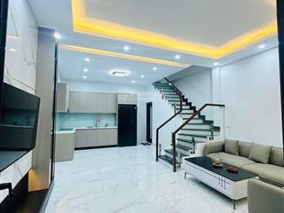 Nhà mới đẹp! phố yên lãng, 40m²*6t nội thất full, 2 thoáng gần ô tô, dân trí cao, công năng đủ.
