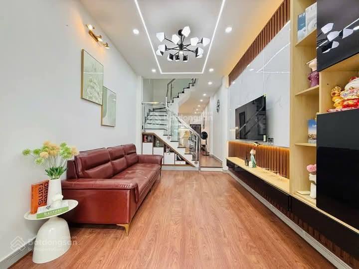 Nhà mới đẹp, phố chùa bộc 45m2*5t, nội thất ful, sát phố ngõ thông, lô góc, công năng đ đủ, ở vip.