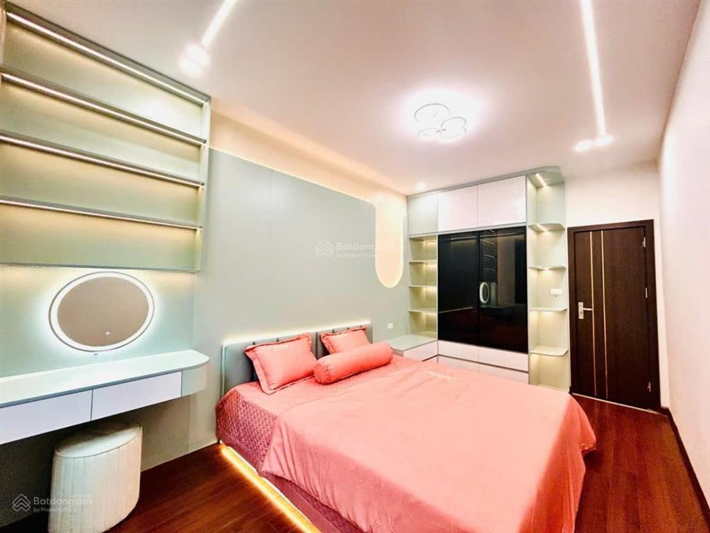 Phố vip! nguyễn chí thanh, 40m2*5t, ful nội thất, lô góc, ngõ thông gần phố, công năng đ đủ, ở vip.