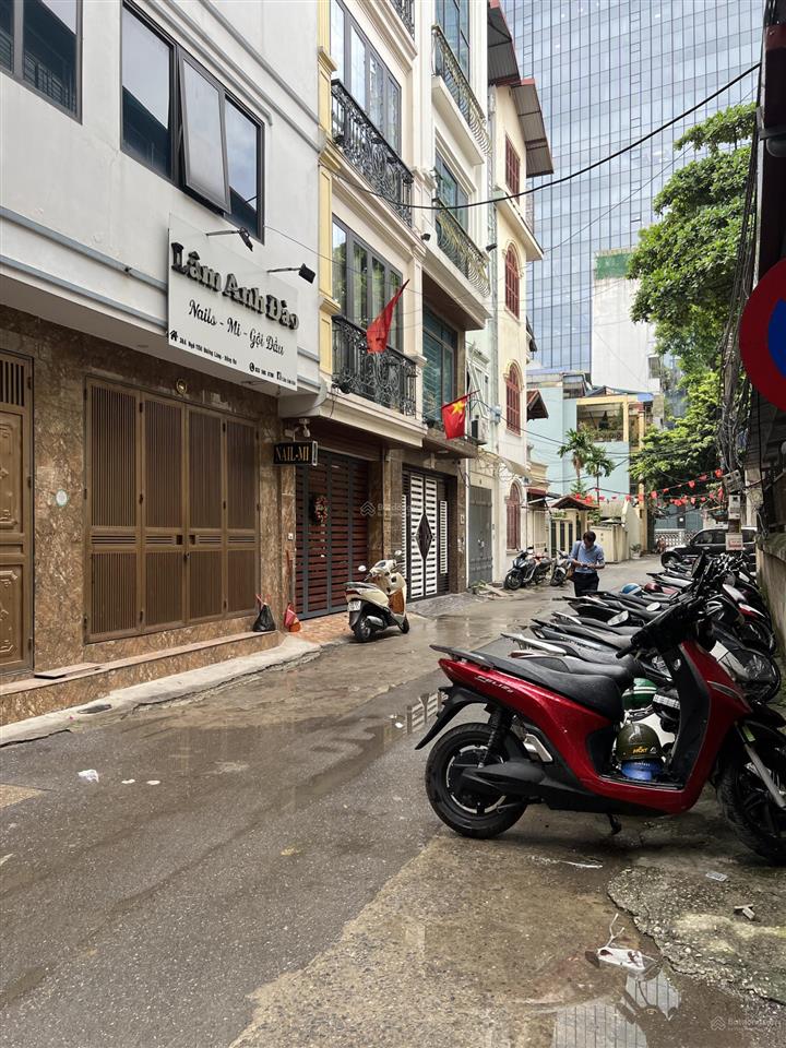 Siêu hiếm! chùa láng 40m²*5t, phân lô ô tô đỗ cửa, vào nhà, ngõ bàn cờ, full nội thất, ở cực vip.