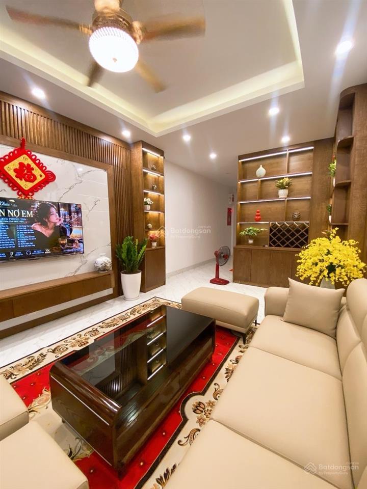 Siêu hiếm! chùa láng 40m²*5t, phân lô ô tô đỗ cửa, vào nhà, ngõ bàn cờ, full nội thất, ở cực vip.