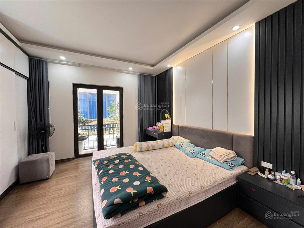 Siêu hiếm! phố chùa láng, 35m2*6t, ô tô tránh, ngõ thông kd sầm uất, nội thất ful, công năng đ đủ.