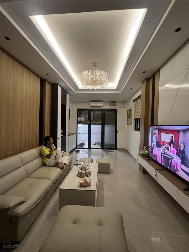 Nhà mới đập hộp! phố láng hạ, 40m2*6t, thang máy, nội thất ful, gần phố ngõ thông, công năng đ đủ