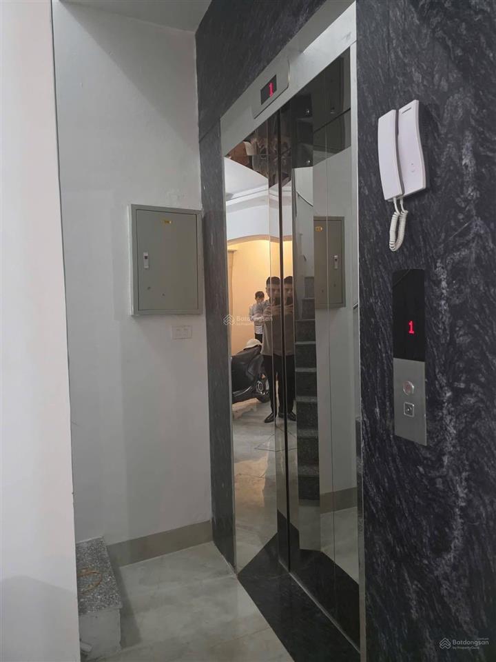 Nhà mới đập hộp! phố láng hạ, 40m2*6t, thang máy, nội thất ful, gần phố ngõ thông, công năng đ đủ