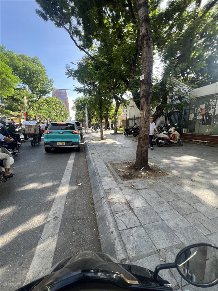 Nhà mới đẹp! phố tôn đức thắng, 40m*5t, gần phố ngõ thông, nội thất full, 2 thoáng, công năng đủ.