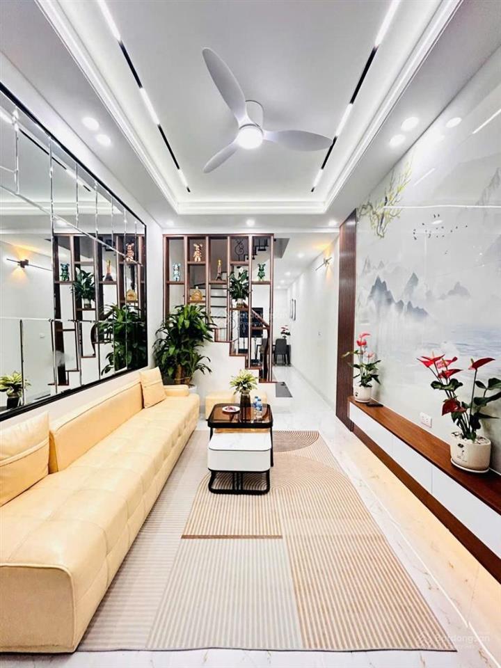 Trần hữu tước! 42m2*5t, dân xây, nội thất full, lô góc, gần phố, gần hồ, dân trí cao, ở cực vip.