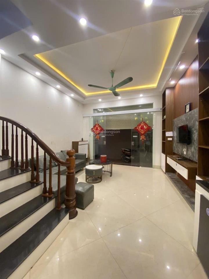 Vị trí vip! phố chùa láng, 36m2*5t, nhà đẹp ô tô tránh, kd sầm uất, ngõ bàn cờ, dân trí cao, ở vip