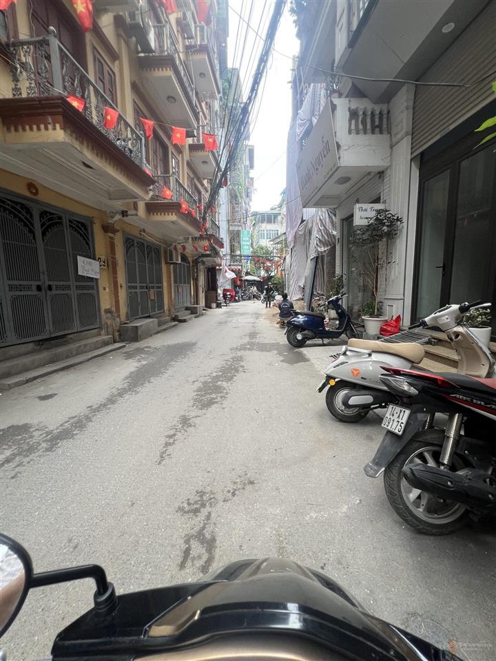 Phố vip nguyễn chí thanh! 40m*5t, dân trí vip, lô góc gần phố ngõ thông, nội thất ful, ở cực sướng.