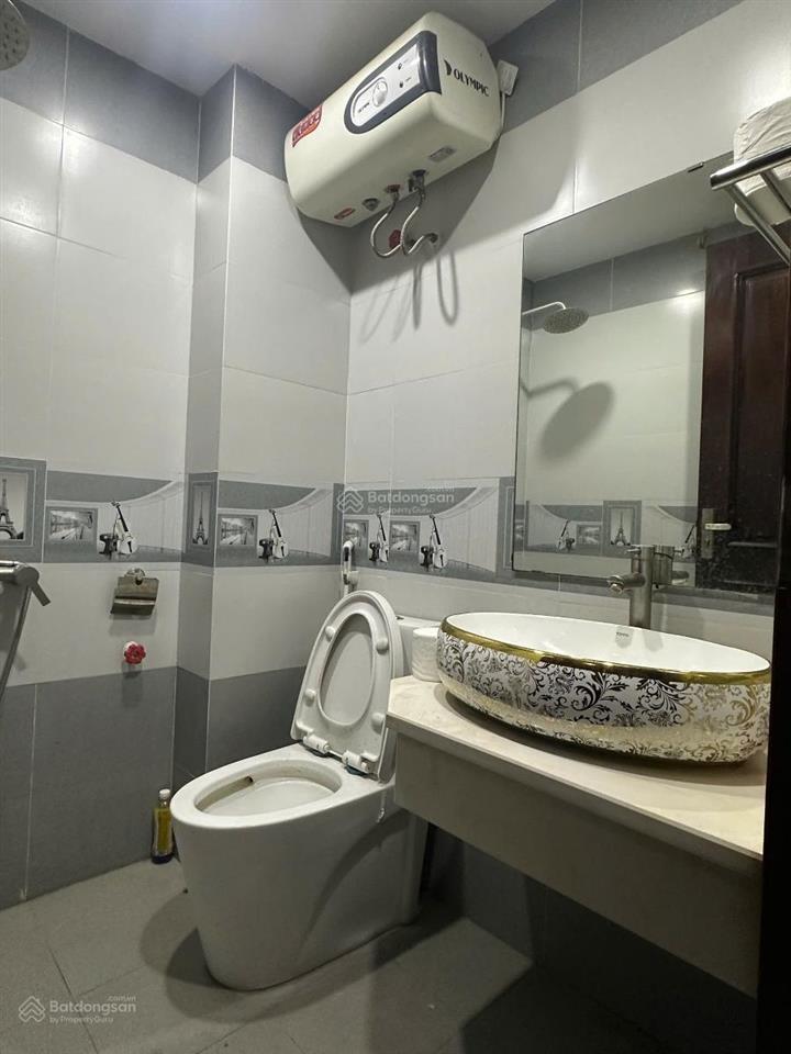 Thông số hào hảo! phố chùa láng, 32m2*6t, trước cửa ô tô tránh, dân xây, kd sầm uất, ở cực sướng.