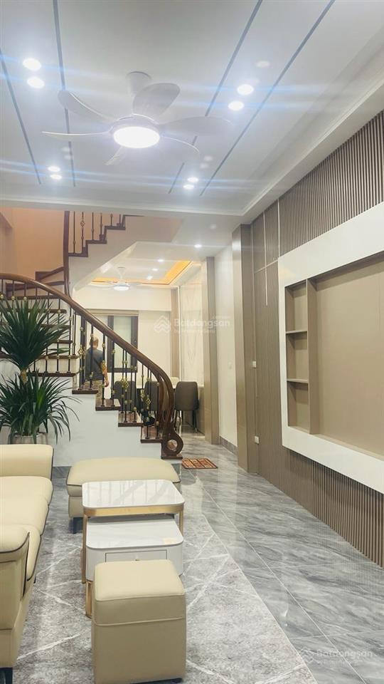 Sát hồ hoàng cầu, phố nguyễn phúc lai, 38m2*5t, dân xây sát phố 2 thoáng, ngõ thông, ở vip