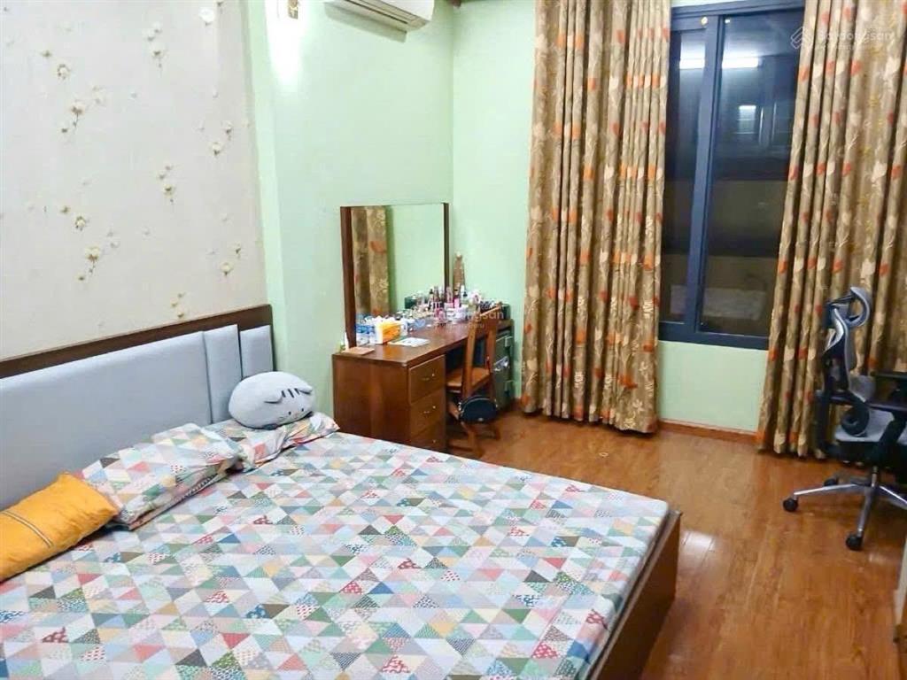 Gần hồ hoàng cầu! nguyễn phúc lai, 36m2*5t, gần phố, dân xây ngõ thông, kd công năng đầy đủ, ở vip.