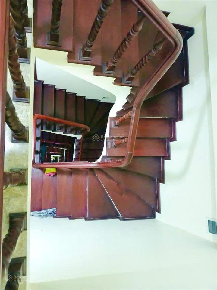 Gần hồ hoàng cầu! nguyễn phúc lai, 36m2*5t, gần phố, dân xây ngõ thông, kd công năng đầy đủ, ở vip.