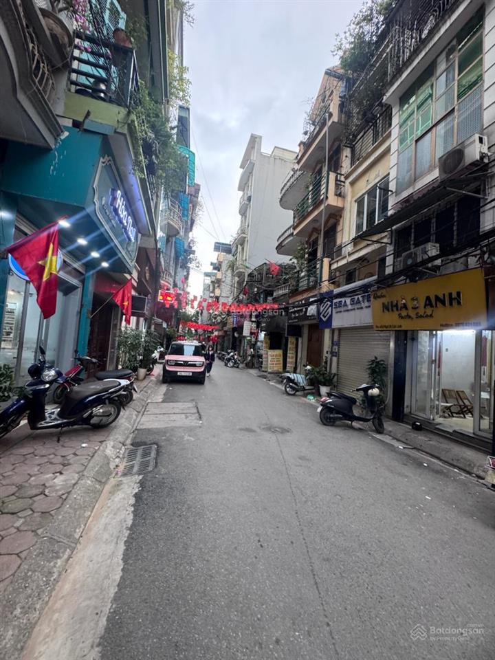 Bán nhà ngõ 157 pháo đài láng! 40m2*6t, thang máy, ngõ thông, nội thất full, kd công năng đầy đủ