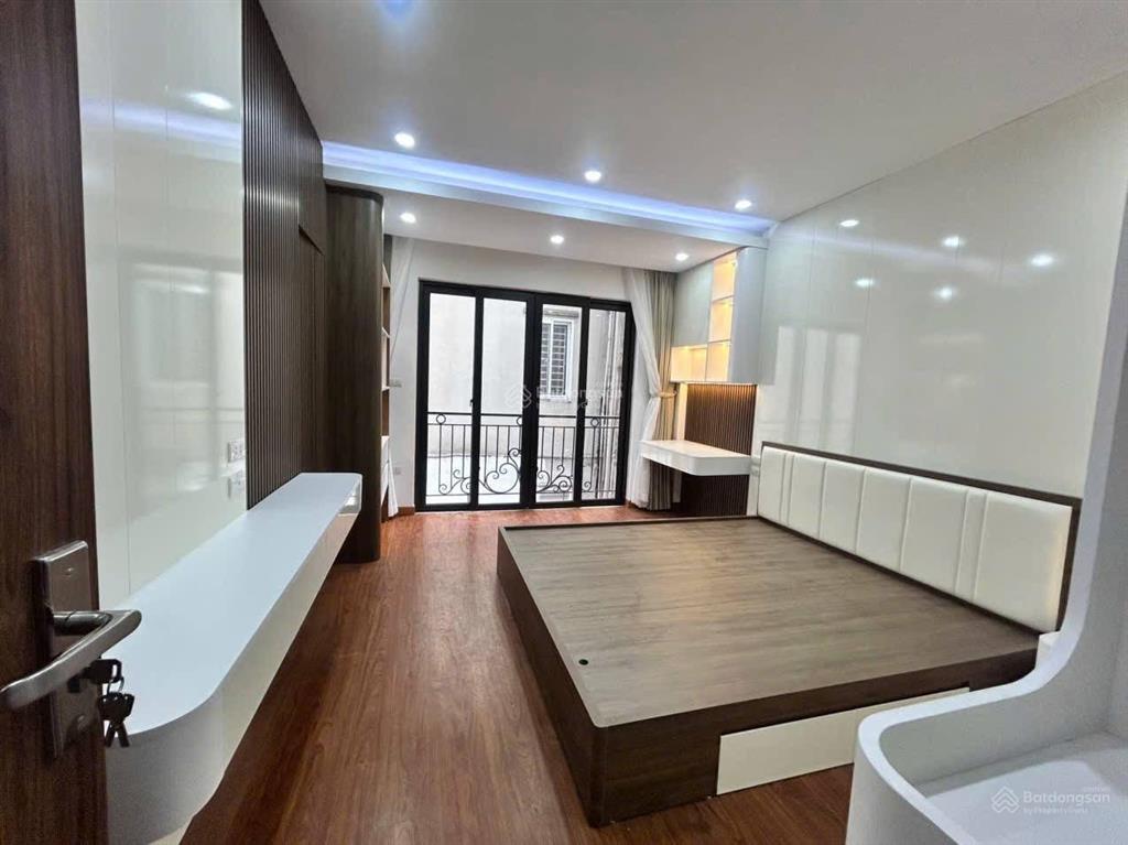 Thông số nhiều ưu điểm! xã đàn 38m2*5t, dân xây, 20m ra mặt phố, ngõ thẳng, 2 thoáng, ở sướng.