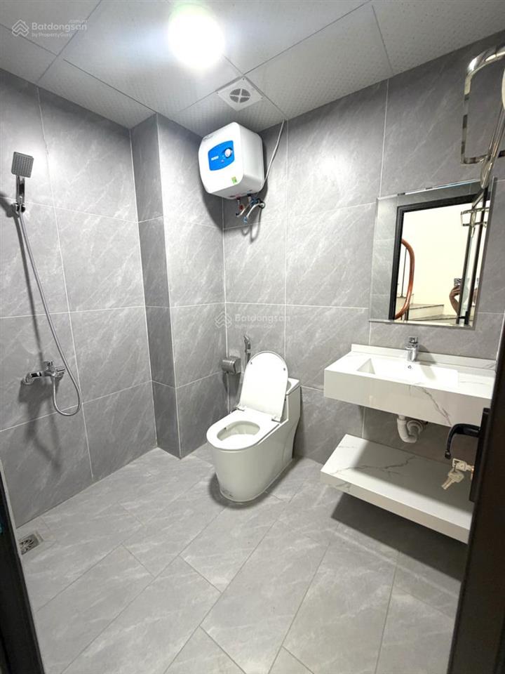 Có 102! đặng tiến đông 36m2*5t, sát phố, sát hồ, ngõ thông, thẳng, kd sầm uất, công năng đ đủ.