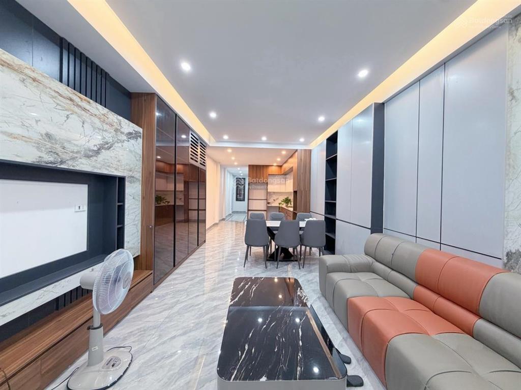 Có 102! phố chùa bộc, 38m2*5t, ngõ thông, thẳng, gần phố, dân xây nội thất full, ở cực vip.