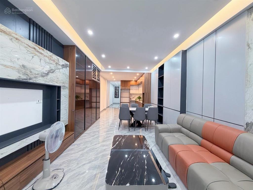 Hiếm phố thái! 38m2*5t, ô tô đỗ sát nhà, ngõ thông, gần phố dân trí vip, nội thất full, ở sướng.