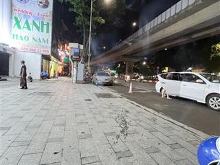Giảm sốc 1,5 tỷ! phố hào nam, 38m2*5t, dân xây, nội thất cơ bản, ngõ thông, dân trí cao, ở cực vip.