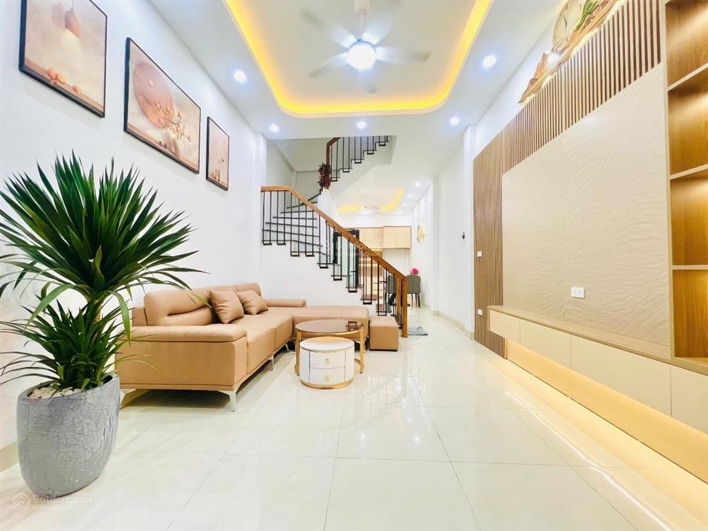 Giảm sốc phố vip thái hà! 40m2*5t, dân xây 2 thoáng, sát ô tô, ngõ thông, nội thất ful, ở cực vip