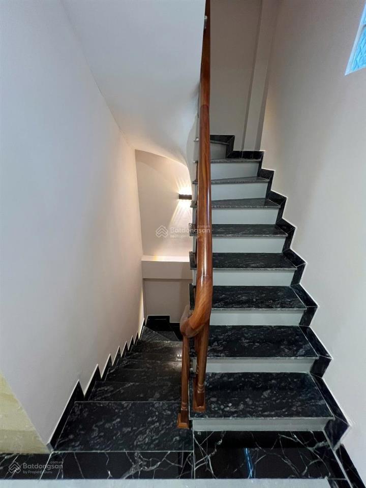 Giảm sốc phố vip thái hà! 40m2*5t, dân xây 2 thoáng, sát ô tô, ngõ thông, nội thất ful, ở cực vip
