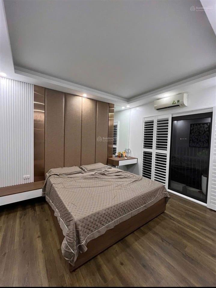 Quá hiếm phố vip nguyễn chí thanh! 38m2*6t, lô góc, ngõ thông, gần phố, dân trí vip, ở cực sướng.