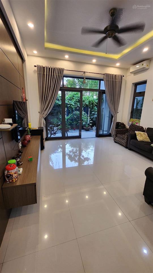 Giảm sốc 1,2 tỷ! phố trần hữu tước, 40m*5t, dân xây 2 thoáng, gần phố gần hồ, công năng đ đủ, ở vip