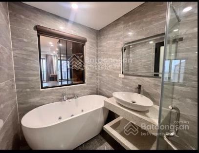 Hiếm hiếm! nguyễn chí thanh, 50m2*6t, dân xây, ô tô đỗ cửa, ngõ thông, ở kết hợp kd cực vip