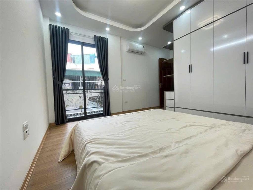 Gấp gấp! phố tôn thất tùng, 42m2*6t, dân xây, nội thất full, gần phố ngõ thông, công năng đủ, ở vip