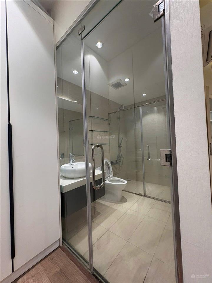 Gấp gấp nhà mới đẹp! 42m2*6t, tôn đức thắng, thang máy, nội thất full, gần phố, ngõ thông, ở sướng.