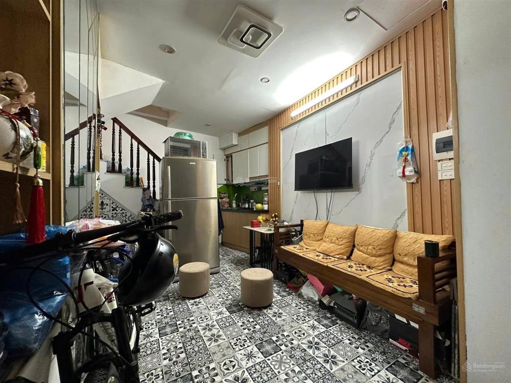 Có 102! phố tôn đức thắng, 30m2*5t, nội thất ful, 10m ra mặt phố, ngõ thẳng, công năng đ đủ, ở vip.