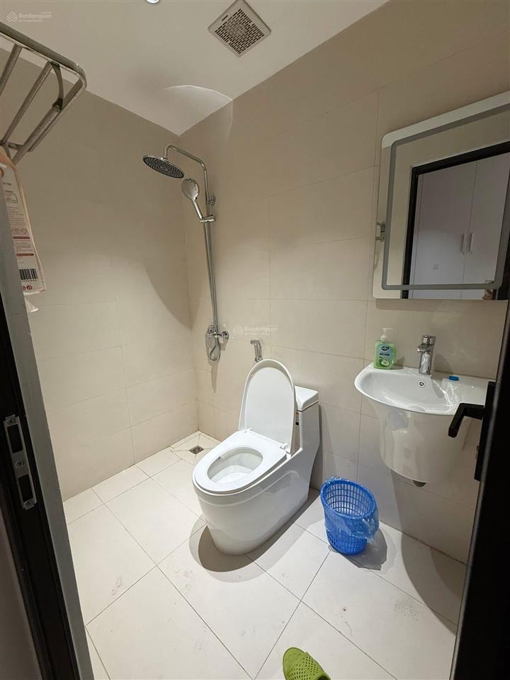 Hiếm hiếm! phố vip hoàng cầu, 42m2*5t, dân xây, 2 thoáng, nội thất ful, gần phố, gần hồ, ở cực vip.