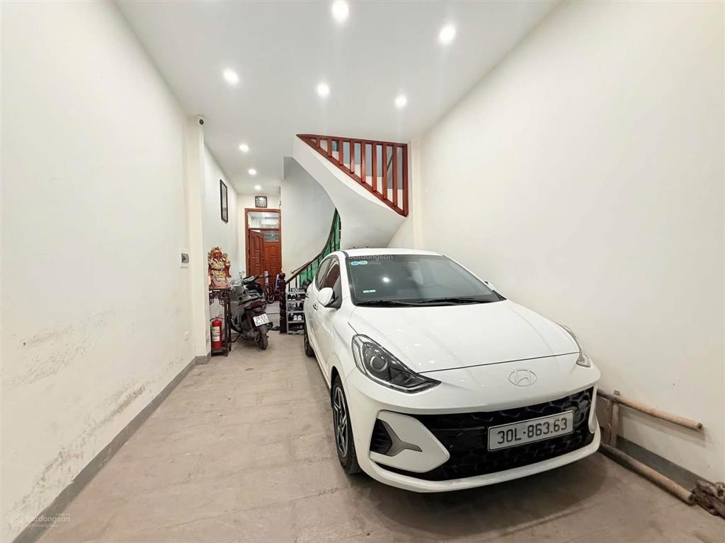 Cực hiếm! phố chùa láng, 38m2*6t, ô tô đỗ cửa, ngõ thông, nội thất cơ bản, ở kết hợp kd siêu đỉnh.