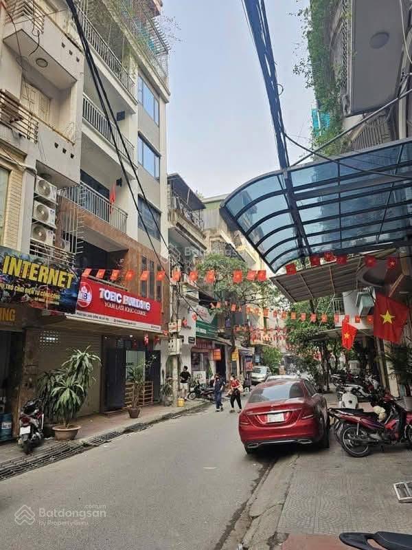 Giảm 2tỷ! trần hữu tước! 42m2*5t, dân xây, 2thoáng, ful nội thất, gần phố, gần hồ, ngõ thông, ở vip