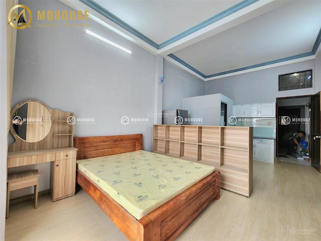 Cho thuê căn hộ dịch vụ tân bình, có ban công lớn