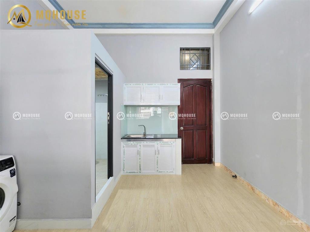 Cho thuê căn hộ dịch vụ tân bình, có ban công lớn