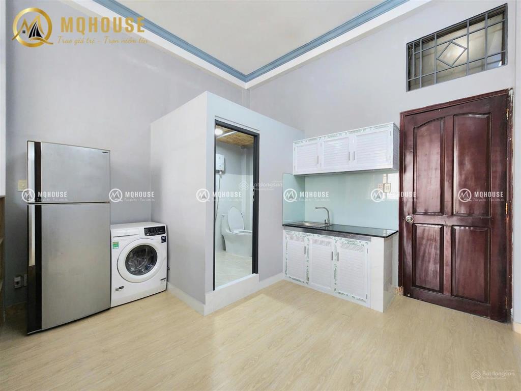Cho thuê căn hộ dịch vụ tân bình, có ban công lớn