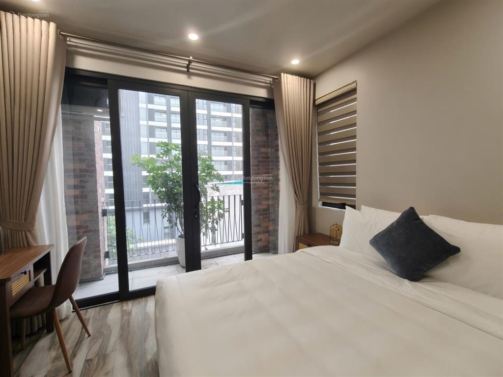 Cho thuê tòa căn hộ dịch vụ cao cấp 230m²  mt 10m  36 căn 1k1n trung tâm lạc long quân, tây hồ