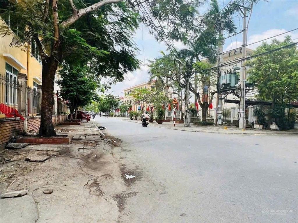 Hàng hiếm ngay trung tâm hùng vương, 100m là trường học mầm non, cấp 1.