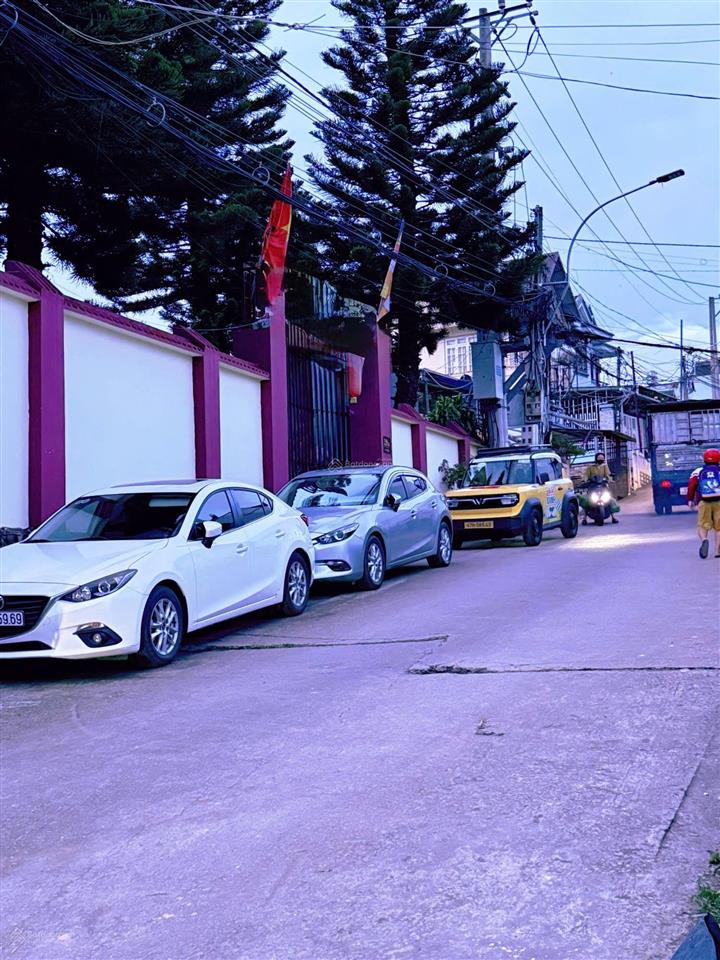 Bán villa f6 đà lạt, 7 phòng ngủ, 8 wc. nhà mặt tiền 10m xe oto đi thoải mái.