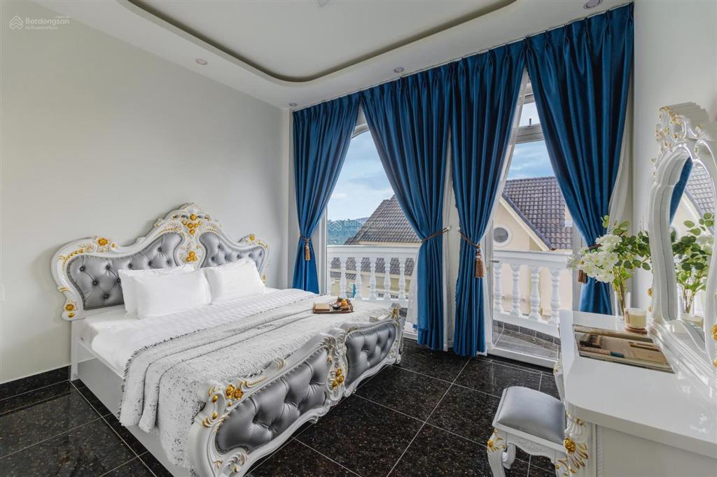 Bán villa f6 đà lạt, 7 phòng ngủ, 8 wc. nhà mặt tiền 10m xe oto đi thoải mái.