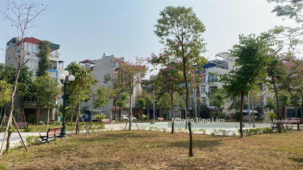 Nhà liền kề đấu giá giang biên 75m2, 5 tầng mt 5m cạnh vườn hoa chỉ 18 tỷ