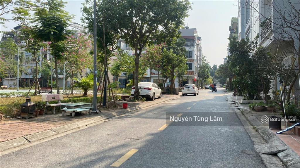 Nhà liền kề đấu giá giang biên 75m2, 5 tầng mt 5m cạnh vườn hoa chỉ 18 tỷ