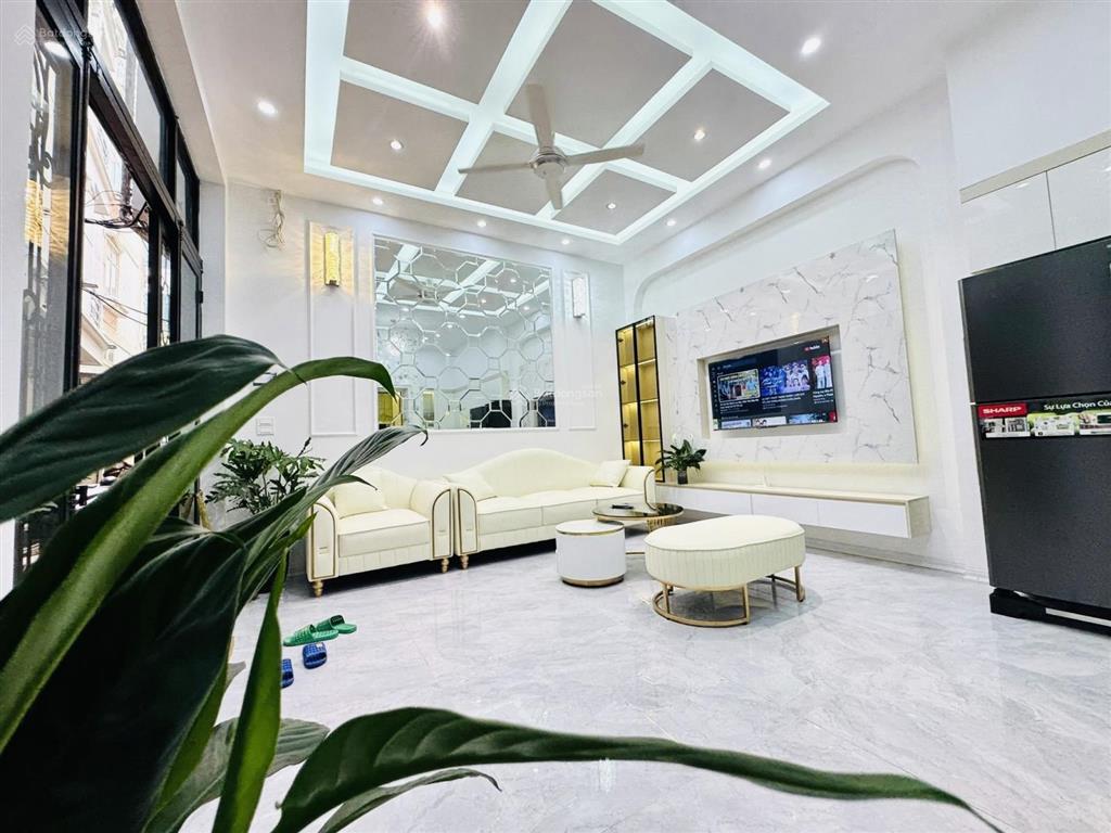 Xã đàn đống đa  10m ra oto  6 tầng thang máy  32m2 5m mặt tiền  full nội thất  ở ngay 10,8 tỷ