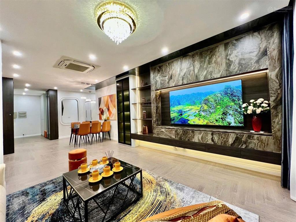 Cắt lỗ gần 500 triệu  chính chủ cần bán gấp 2pn full nội thất riverside garden 349 vtp chỉ 5,95 ty