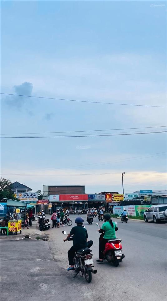 Đất thành tâm chơn thành 330m2 mặt đường ô tô sổ sẵn, 899 triệu